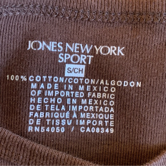 JONES NEW YORK SPORT. Brown knit pullover top. Long sleeves. Round neck. - Picture 5 of 8
